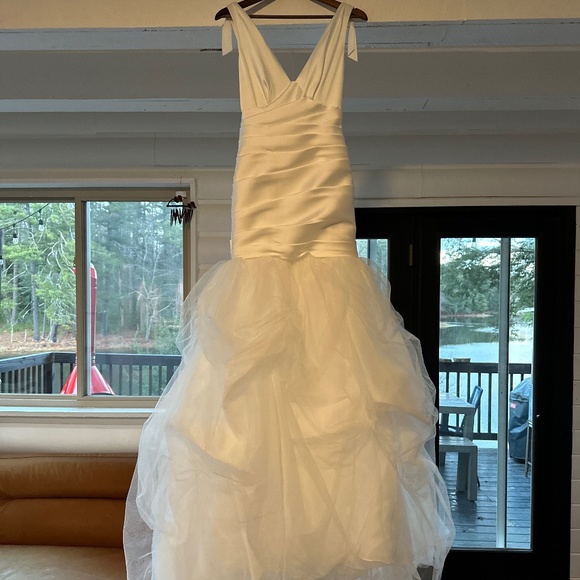 WHITE BY VERA WANG NWT SIZE 2 PLEATED SATIN TULLE ORGANZA WEDDING DRESS - Picture 1 of 16